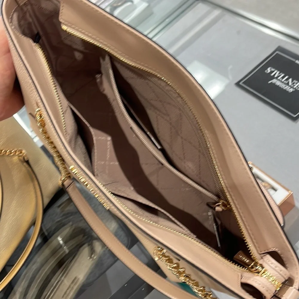 MICHAEL KORS
Jet Set Medium Front Zip Pebbled Leather Chain Tote Bag
Buff
NWT - Picture 6 of 16